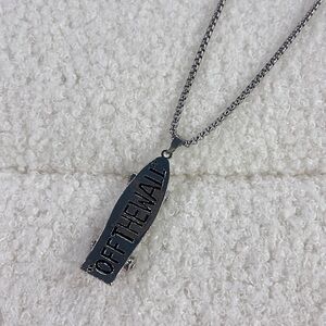 Street Style Fashion Necklace - Bold and Trendy Statement for Every Outfit
